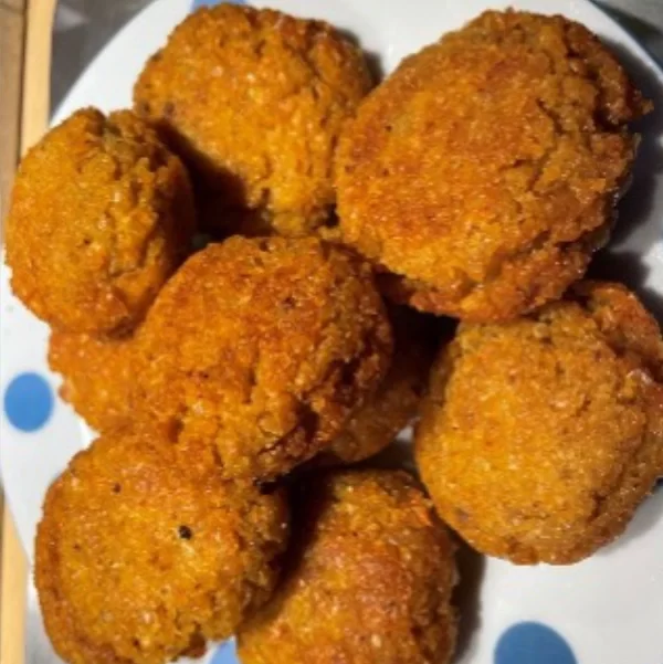 Piyaju-red lentil fritter